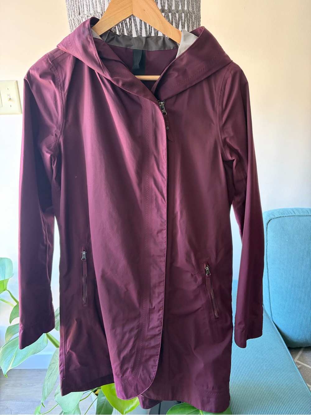 lululemon athletica Women’s 🌧️ Rain coat